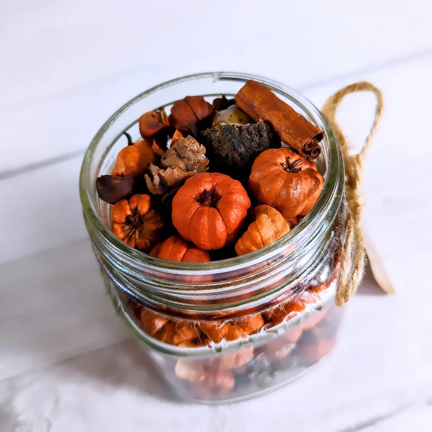 Leather Scented Decorative Potpourri